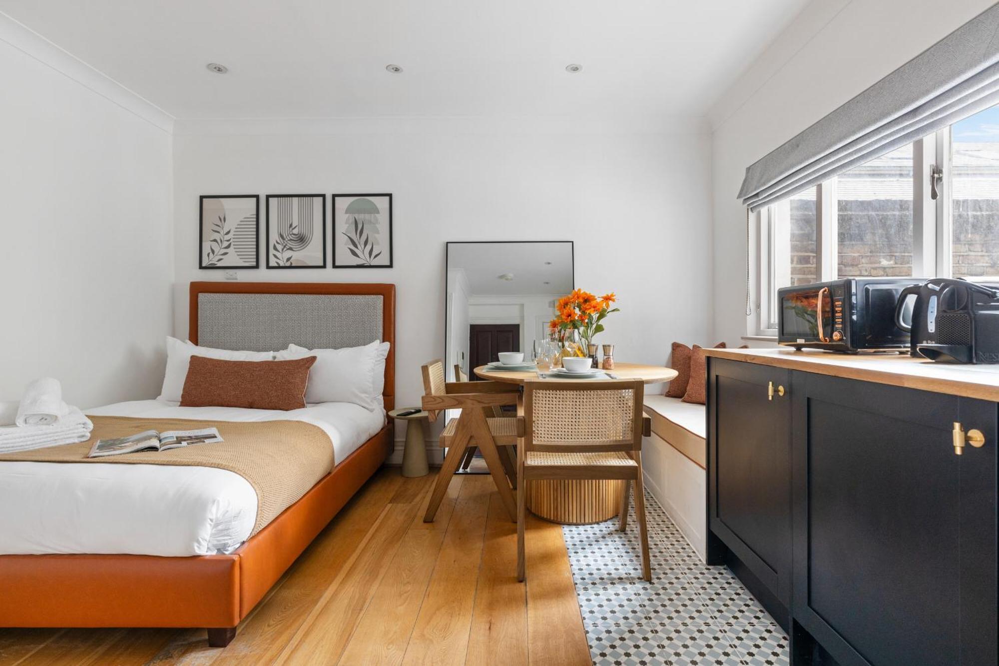 Luxurious Retreat - La Reserve Knightsbridge Appartement
